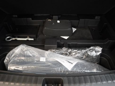 New 2025 Chevrolet Blazer EV LT AWD/4WD image 11