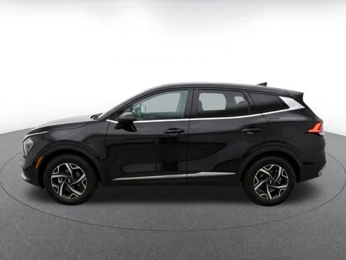 Used 2025 Kia Sportage LX FWD image 4