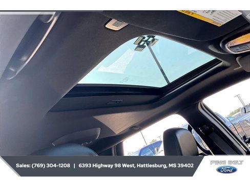Used 2025 Dodge Durango GT AWD/4WD image 16