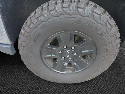 Used 2018 Chevrolet Silverado 1500 LT w/ All Star Edition AWD/4WD image 11