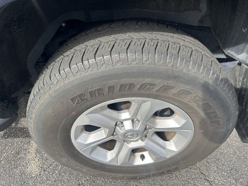 Used 2022 Toyota 4Runner SR5 Premium w/ Moonroof Package image 5