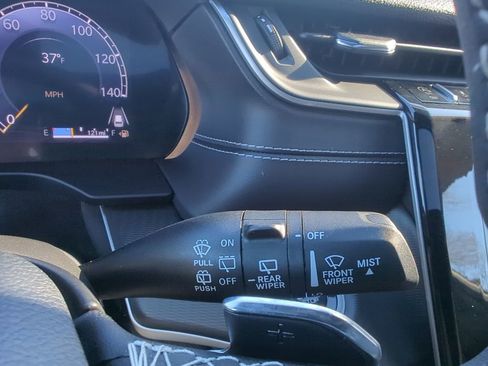 Used 2025 Jeep Grand Cherokee Altitude image 38