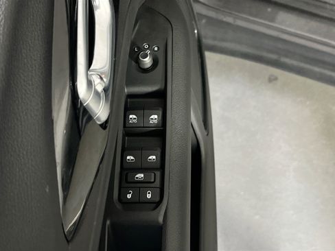 Used 2022 Jeep Compass Latitude w/ Convenience Group AWD/4WD image 17