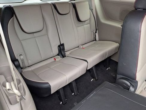Used 2020 Kia Sedona EX FWD image 30