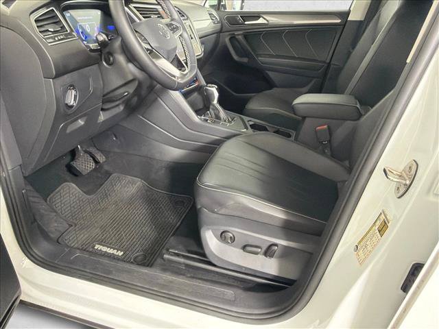 Used 2023 Volkswagen Tiguan SE FWD image 9