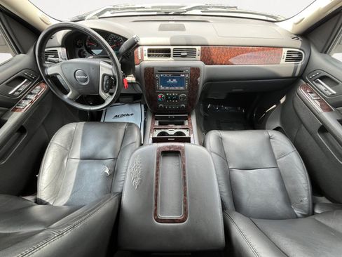Used 2011 GMC Sierra 2500 Denali AWD/4WD image 3