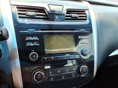Used 2014 Nissan Altima 2.5 S w/ Display Audio Package FWD image 13