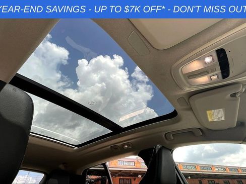 Used 2025 Volvo XC40 B5 Core w/ Protection Package Premier image 26