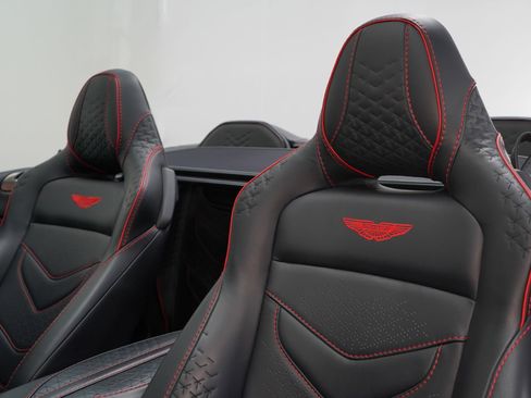 Used 2022 Aston Martin DBS Superleggera Volante RWD image 40