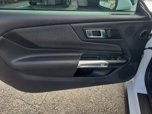 Used 2025 Ford Mustang Coupe image 12