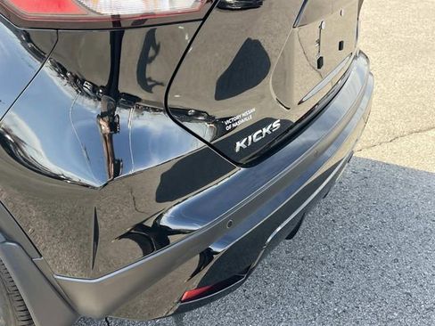 Certified 2025 Nissan Kicks Play S FWD image 10