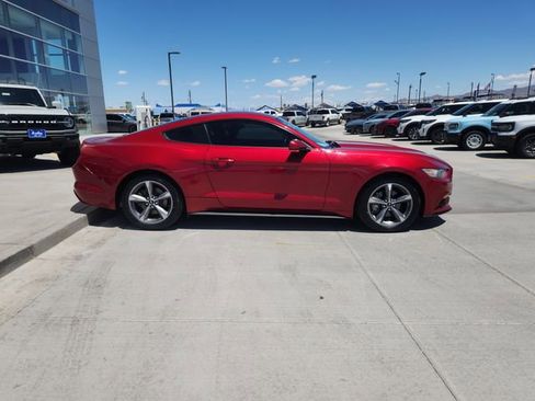 Used 2017 Ford Mustang Coupe RWD image 4