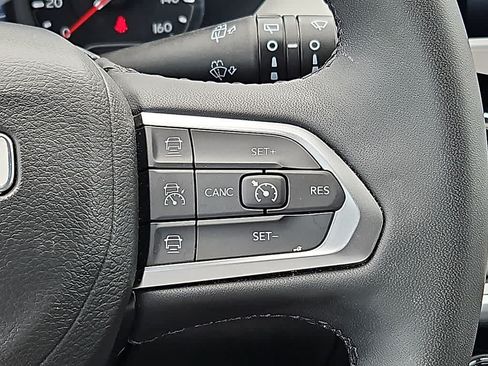 Used 2025 Jeep Compass Limited AWD/4WD image 21
