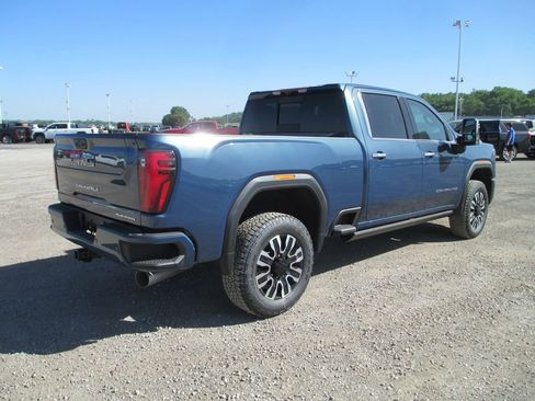 New 2026 GMC Sierra 2500 Denali Ultimate AWD/4WD image 5