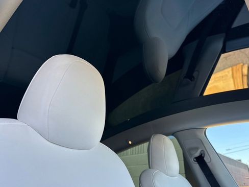 Used 2021 Tesla Model Y Long Range image 20