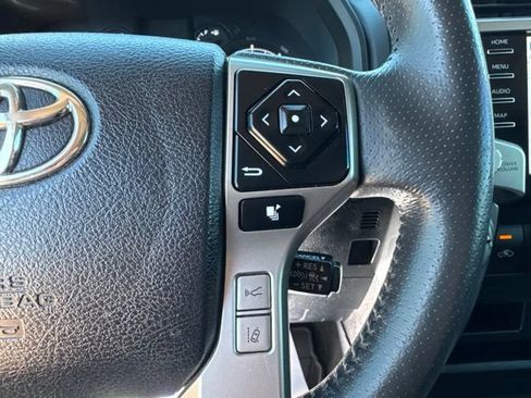 Used 2022 Toyota 4Runner SR5 Premium w/ Moonroof Package AWD/4WD image 18