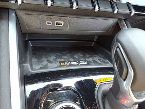 Used 2025 Chevrolet Colorado Z71 w/ Z71 Convenience Package 2 image 27