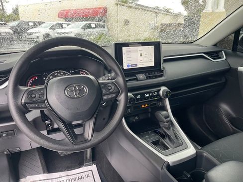 Used 2025 Toyota RAV4 XLE FWD image 10
