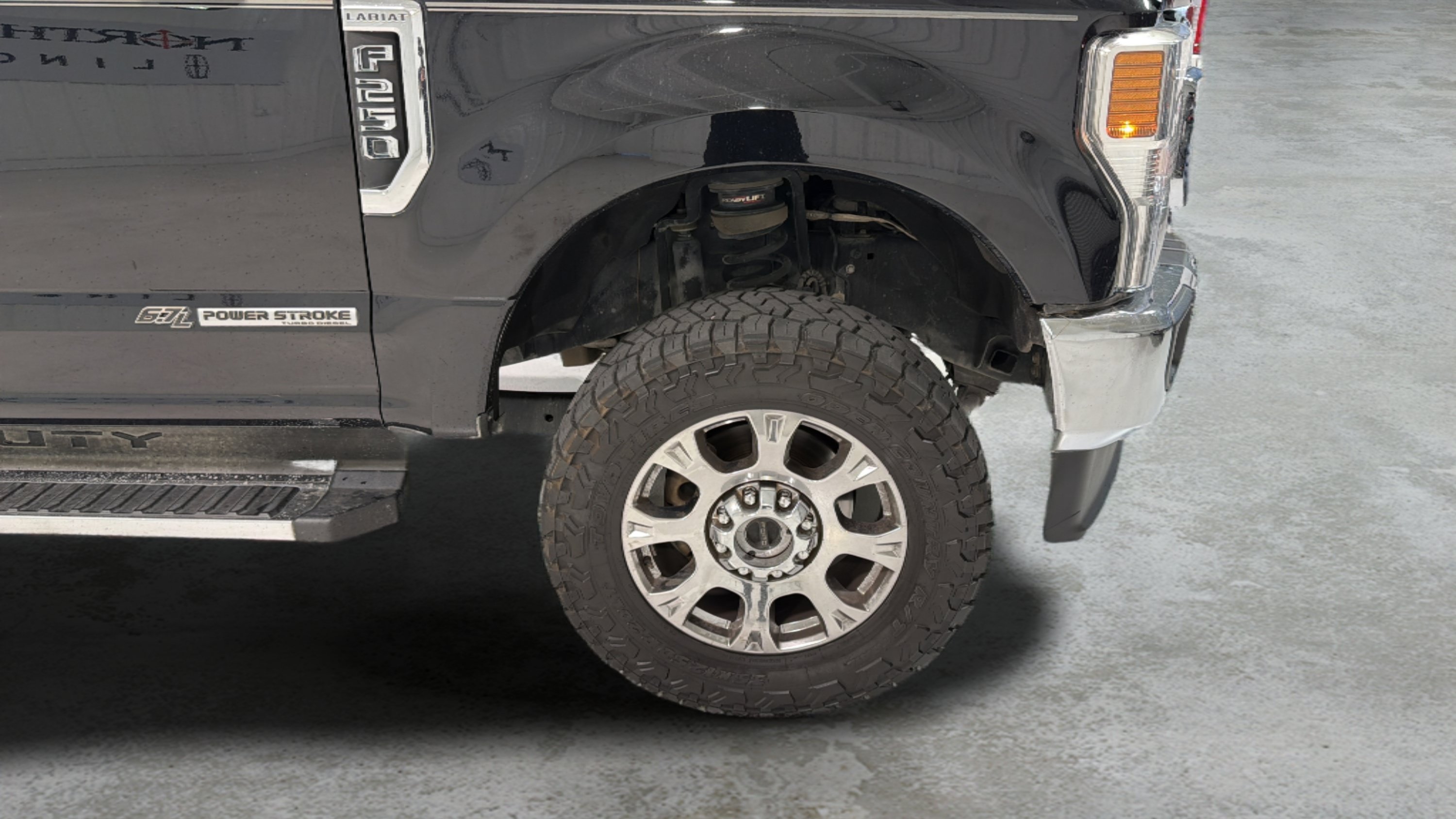Used 2021 Ford F250 Lariat w/ FX4 Off-Road Package AWD/4WD image 25