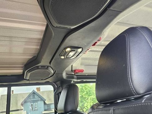 Used 2021 Jeep Wrangler Unlimited Rubicon w/ Uconnect 4C Nav & Sound Group AWD/4WD image 7