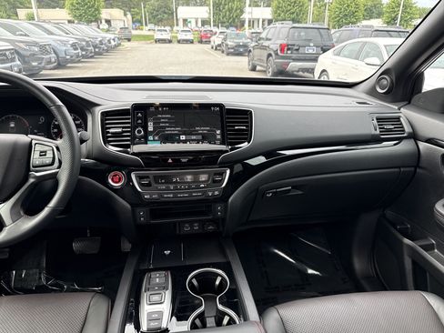 Certified 2025 Honda Ridgeline Black Edition image 30