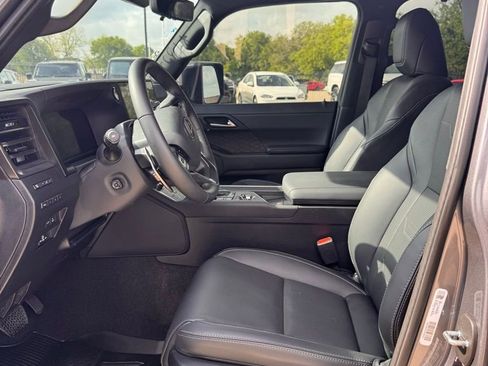 Used 2026 Lexus GX 550 w/ Accessory Package (2T) image 6