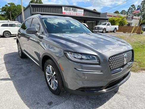 Used 2022 Lincoln Nautilus FWD w/ Premium Package image 3