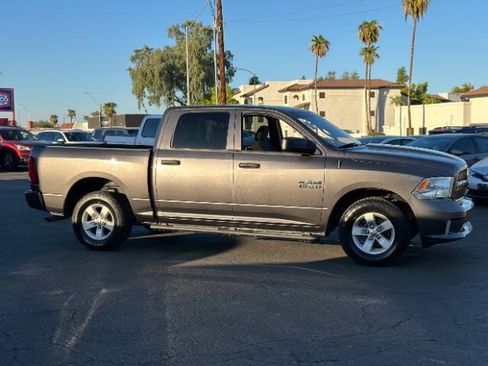 Used 2017 RAM 1500 Express RWD image 2