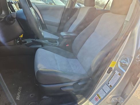 Used 2013 Toyota RAV4 LE image 10