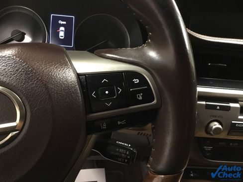 Used 2018 Lexus ES 350 w/ Navigation System Package image 44