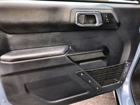 Used 2025 Ford Bronco Badlands image 13