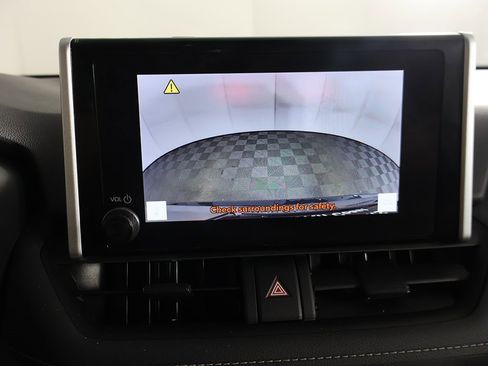 Used 2024 Toyota RAV4 LE image 33