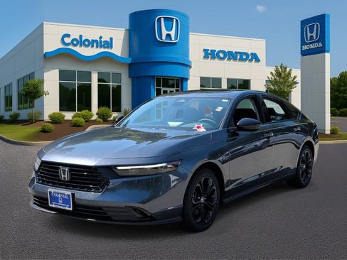 Used 2025 Honda Accord SE image 1