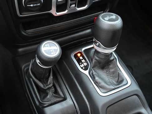 Used 2021 Jeep Wrangler Unlimited Sport AWD/4WD image 20