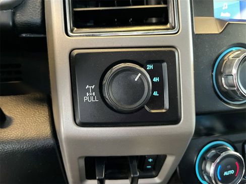 Used 2021 Ford F350 Lariat w/ Chrome Package image 31