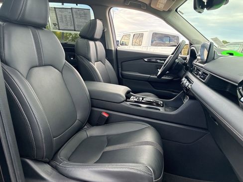 Certified 2024 Honda Pilot Touring image 13