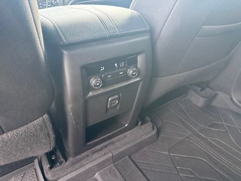 Used 2022 Chevrolet Traverse LT w/ LPO, Floor Liner Package AWD/4WD image 33