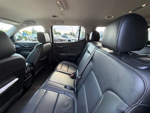 Used 2023 GMC Acadia SLT FWD image 5