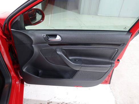 Used 2014 Volkswagen Jetta TDI FWD image 26