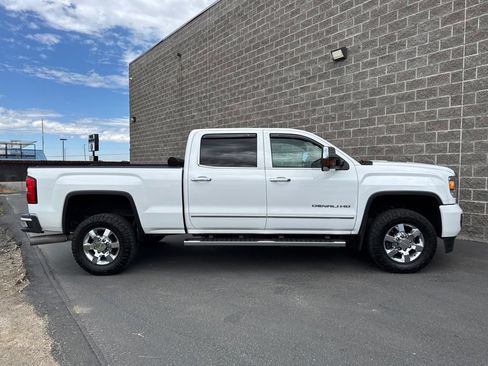 Used 2015 GMC Sierra 2500 Denali w/ Duramax Plus Package AWD/4WD image 4