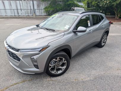 Used 2025 Chevrolet Trax LT