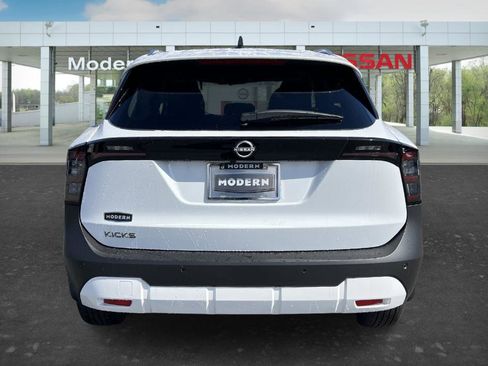 New 2026 Nissan Kicks SV image 5