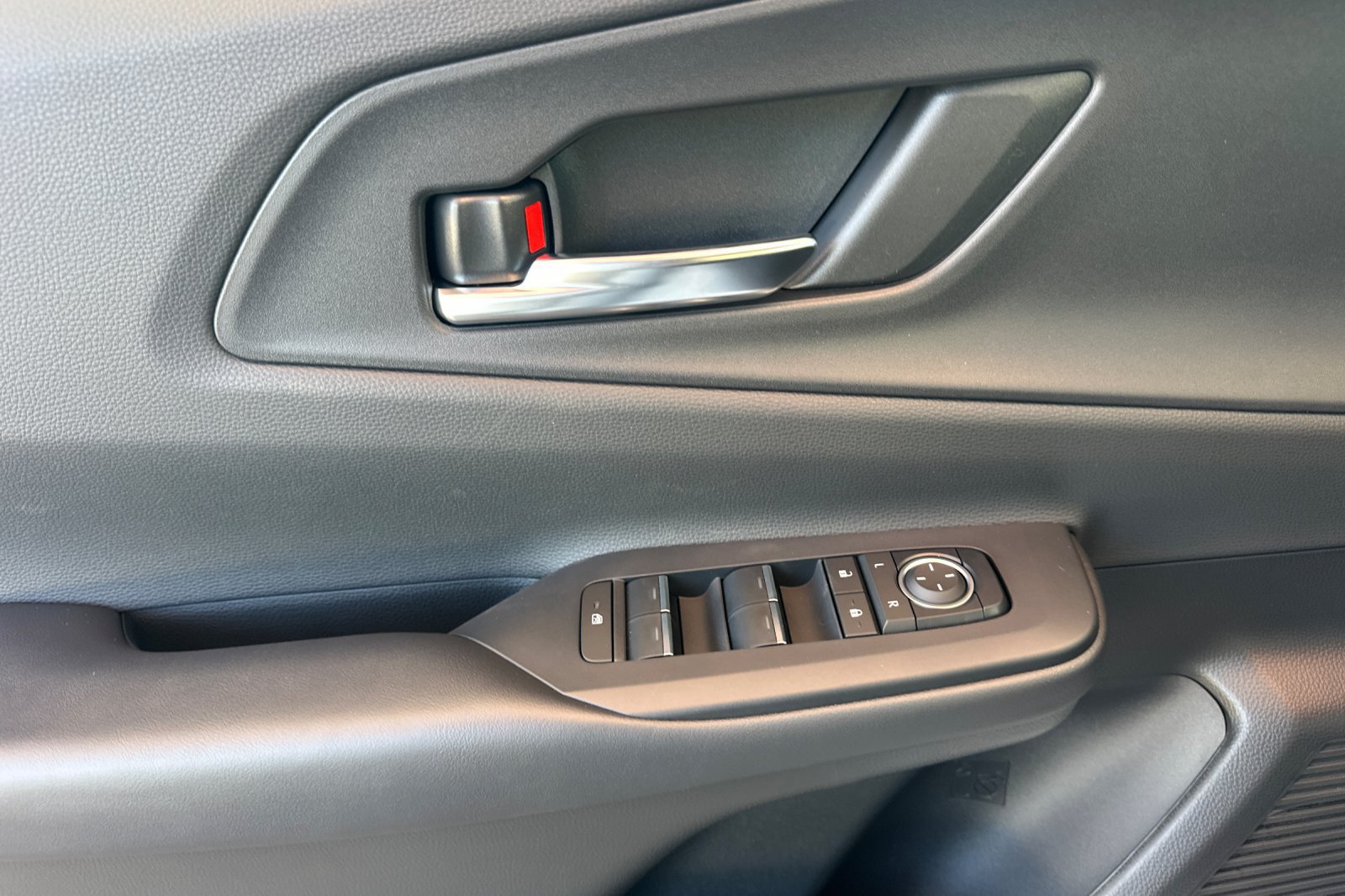 New 2027 Toyota Prius Plug-In Hybrid FWD image 11