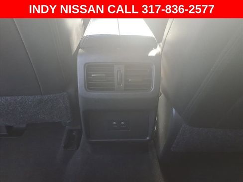 Used 2023 Nissan Rogue SV w/ SV Premium Package image 27