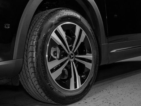 New 2025 Mercedes-Benz GLB 250 image 31