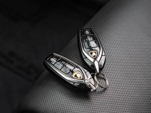 Used 2022 Lamborghini Urus image 69