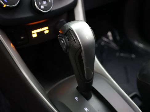 Used 2018 Chevrolet Trax LT w/ LT Convenience Package FWD image 17