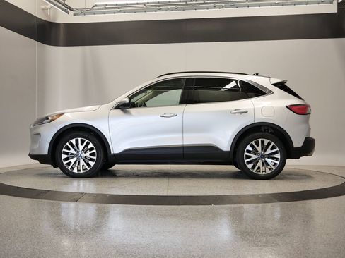 Used 2020 Ford Escape Titanium image 48