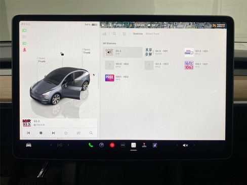Used 2022 Tesla Model Y Long Range image 16