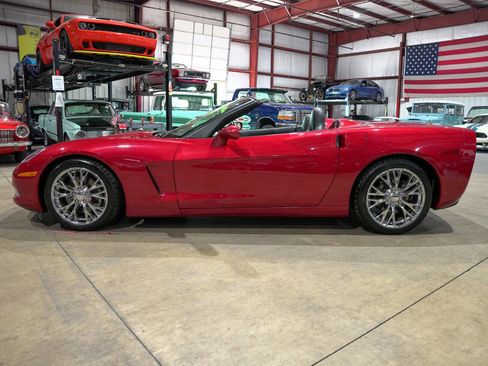 Used 2005 Chevrolet Corvette Convertible w/ Preferred Equipment Group RWD image 4